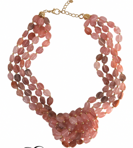 Collar trenzado en tonos rosados
