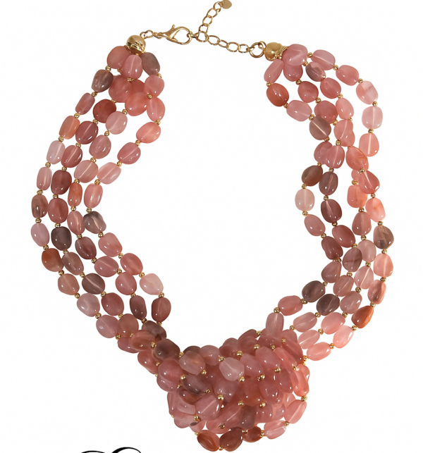 Collar trenzado en tonos rosados